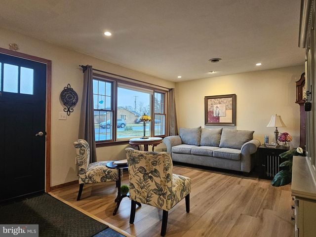 260 BAUMGARDNER DR, Greencastle, PA 17225