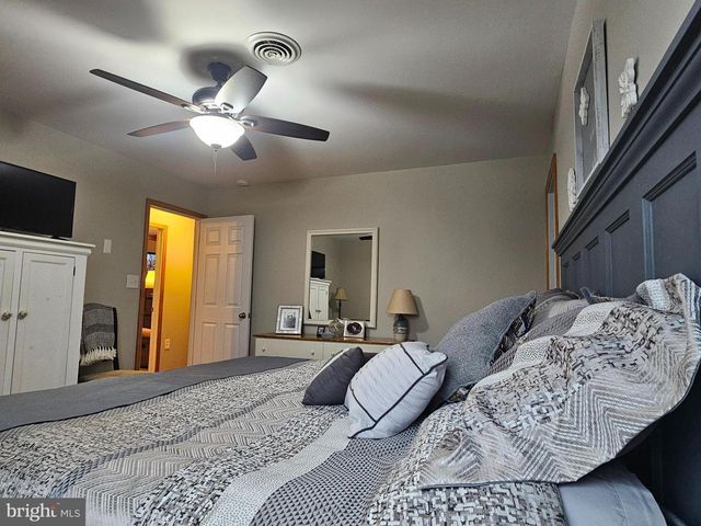 260 BAUMGARDNER DR, Greencastle, PA 17225