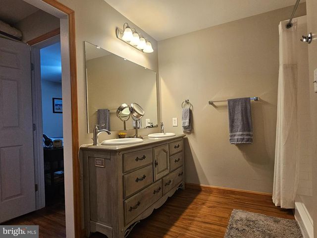 260 BAUMGARDNER DR, Greencastle, PA 17225