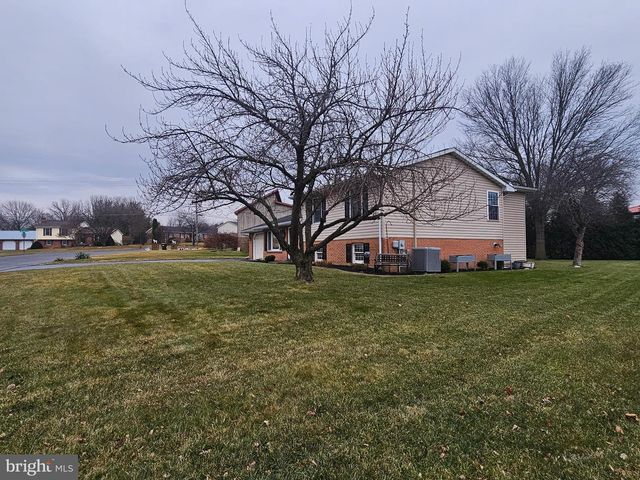 260 BAUMGARDNER DR, Greencastle, PA 17225