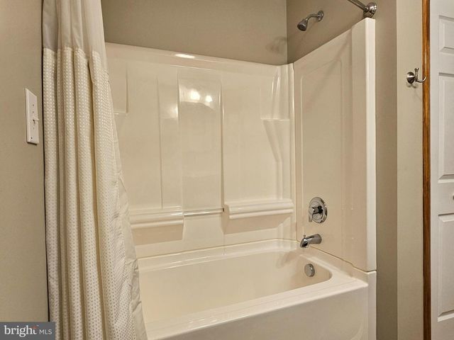 260 BAUMGARDNER DR, Greencastle, PA 17225