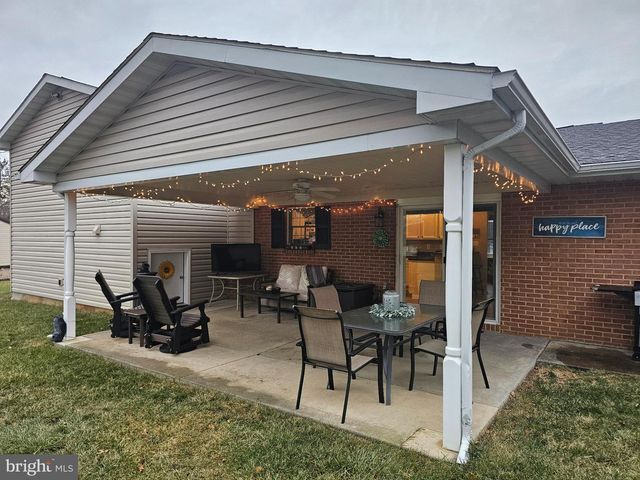 260 BAUMGARDNER DR, Greencastle, PA 17225