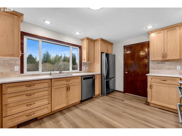 6328 Ne 159TH St, Vancouver, WA 98686