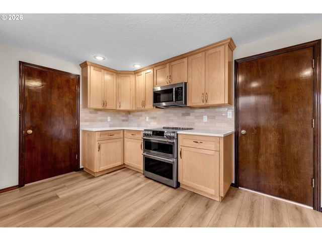 6328 Ne 159TH St, Vancouver, WA 98686