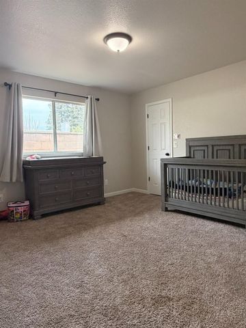 275 N Peach Avenue, Clovis, CA 93612