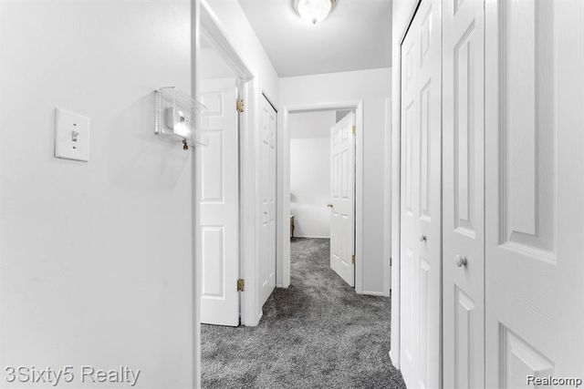 5048 Glenis Street, Dearborn Heights, MI 48125