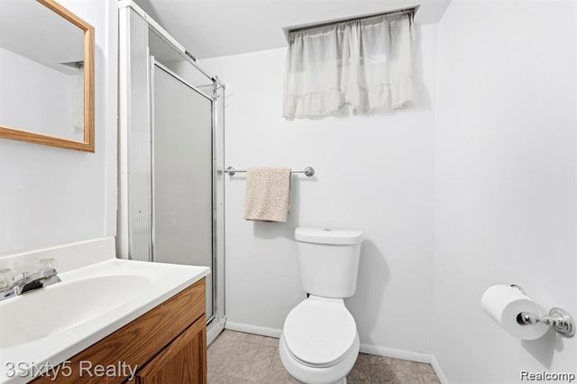 5048 Glenis Street, Dearborn Heights, MI 48125