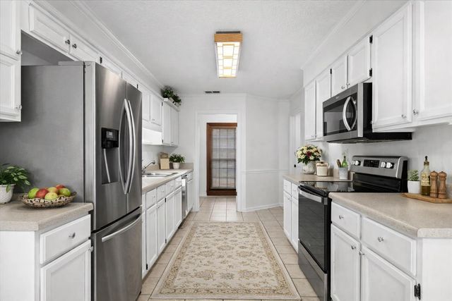 9259 CURLING POND LN, Lakeland, TN 38002