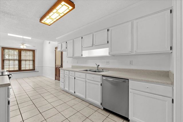 9259 CURLING POND LN, Lakeland, TN 38002