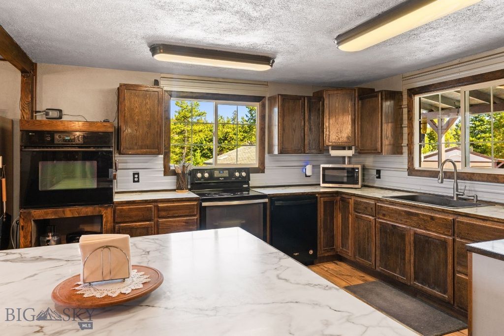 360 Roosevelt Drive, Butte, MT 59701