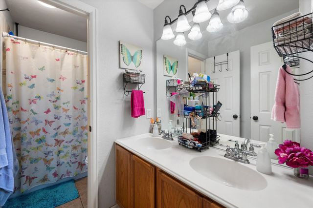 615 Rosarita Road, Arlington, TX 76002