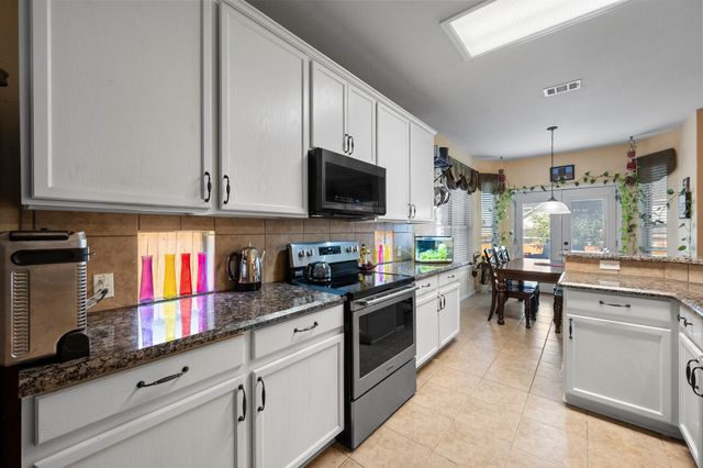 615 Rosarita Road, Arlington, TX 76002