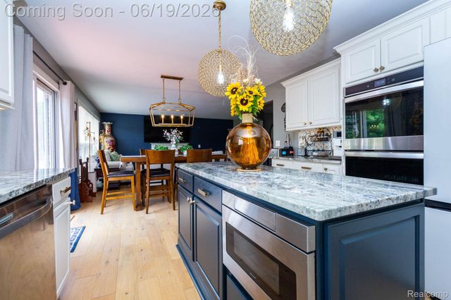 25065 Maxwell Lane, Flat Rock, MI 48134