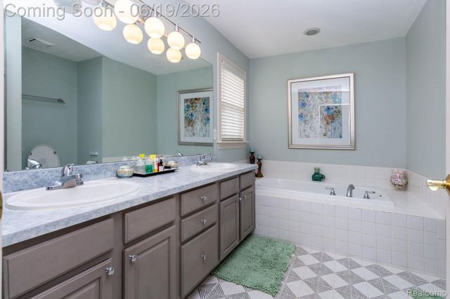 25065 Maxwell Lane, Flat Rock, MI 48134