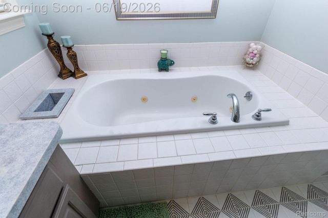 25065 Maxwell Lane, Flat Rock, MI 48134