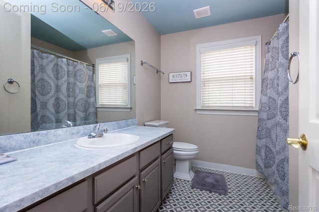 25065 Maxwell Lane, Flat Rock, MI 48134
