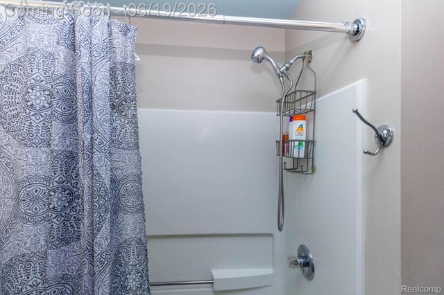 25065 Maxwell Lane, Flat Rock, MI 48134