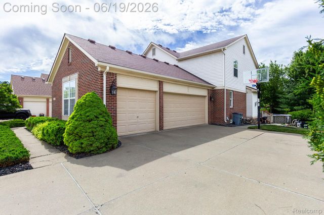25065 Maxwell Lane, Flat Rock, MI 48134