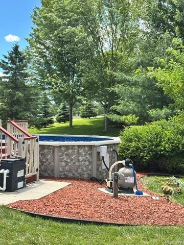 25065 Maxwell Lane, Flat Rock, MI 48134