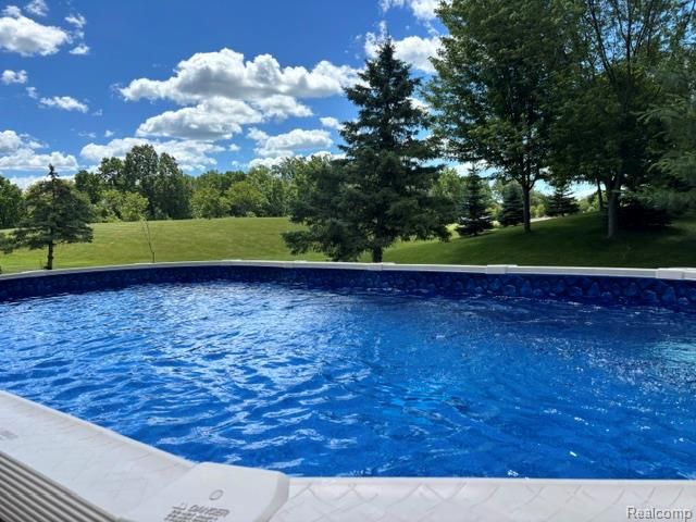 25065 Maxwell Lane, Flat Rock, MI 48134