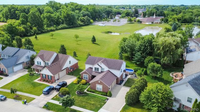 25065 Maxwell Lane, Flat Rock, MI 48134