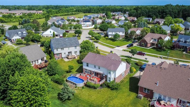 25065 Maxwell Lane, Flat Rock, MI 48134