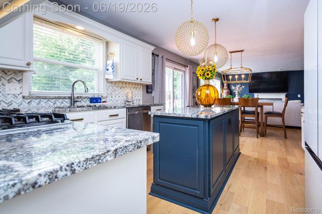 25065 Maxwell Lane, Flat Rock, MI 48134