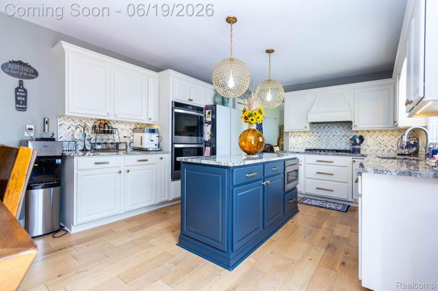 25065 Maxwell Lane, Flat Rock, MI 48134