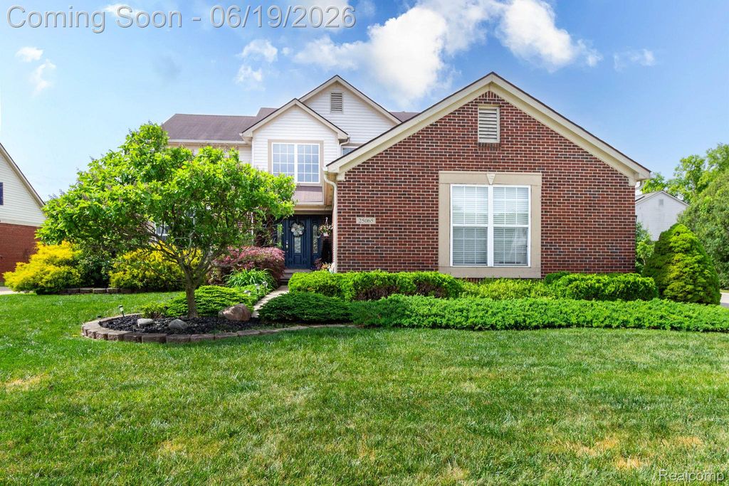 25065 Maxwell Lane, Flat Rock, MI 48134