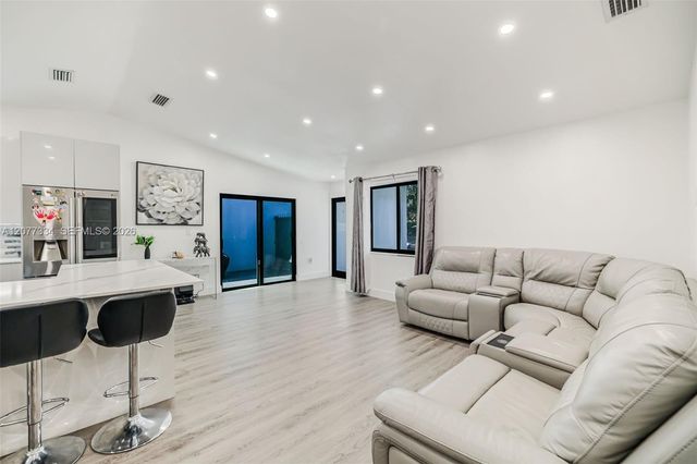 5923 SW 147th Place, Miami, FL 33193