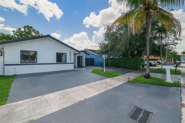 5923 SW 147th Place, Miami, FL 33193