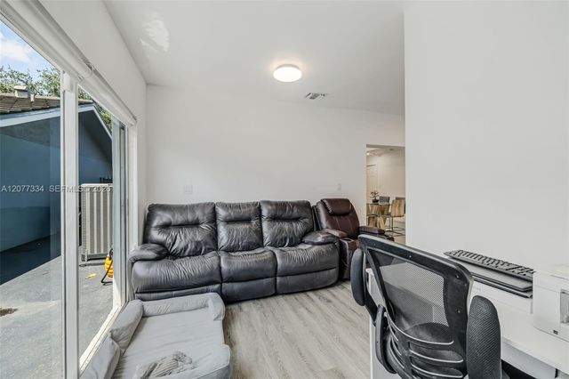 5923 SW 147th Place, Miami, FL 33193