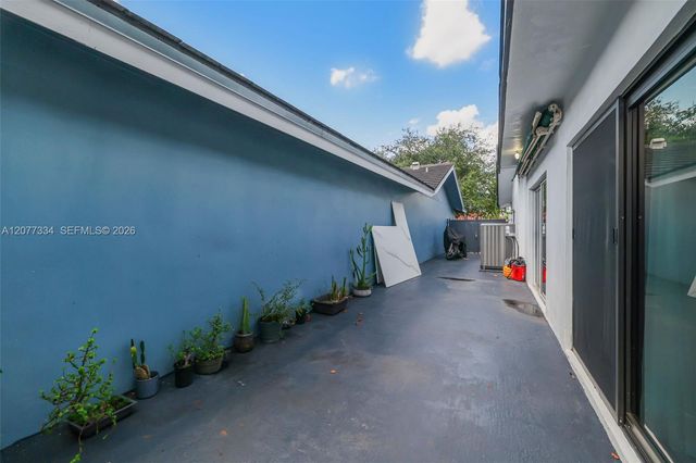 5923 SW 147th Place, Miami, FL 33193