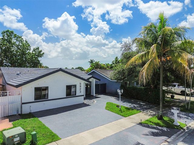 5923 SW 147th Place, Miami, FL 33193