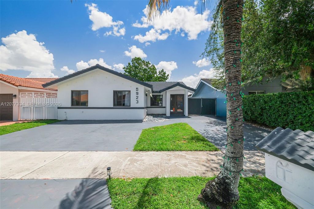 5923 SW 147th Place, Miami, FL 33193