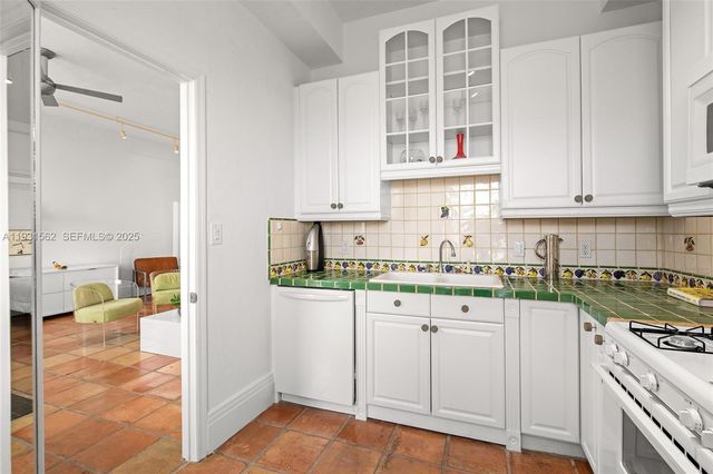 2421 Lake Pancoast Dr 5C, Miami Beach, FL 33140