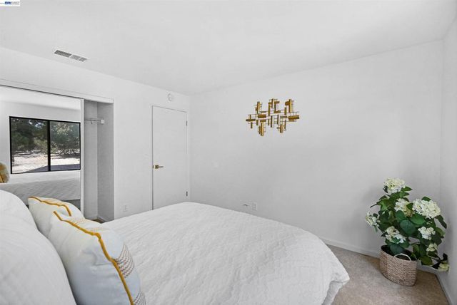 945 Fletcher ln A331, Hayward, CA 94544