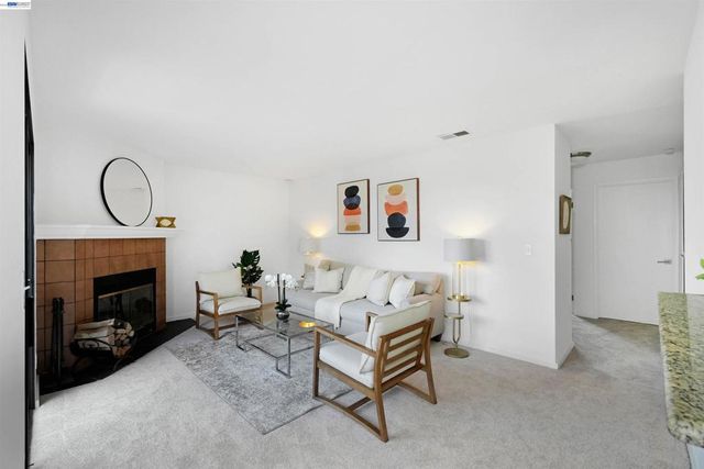945 Fletcher ln A331, Hayward, CA 94544