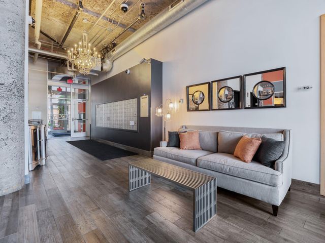 521 S 7th Street 116, Minneapolis, MN 55415