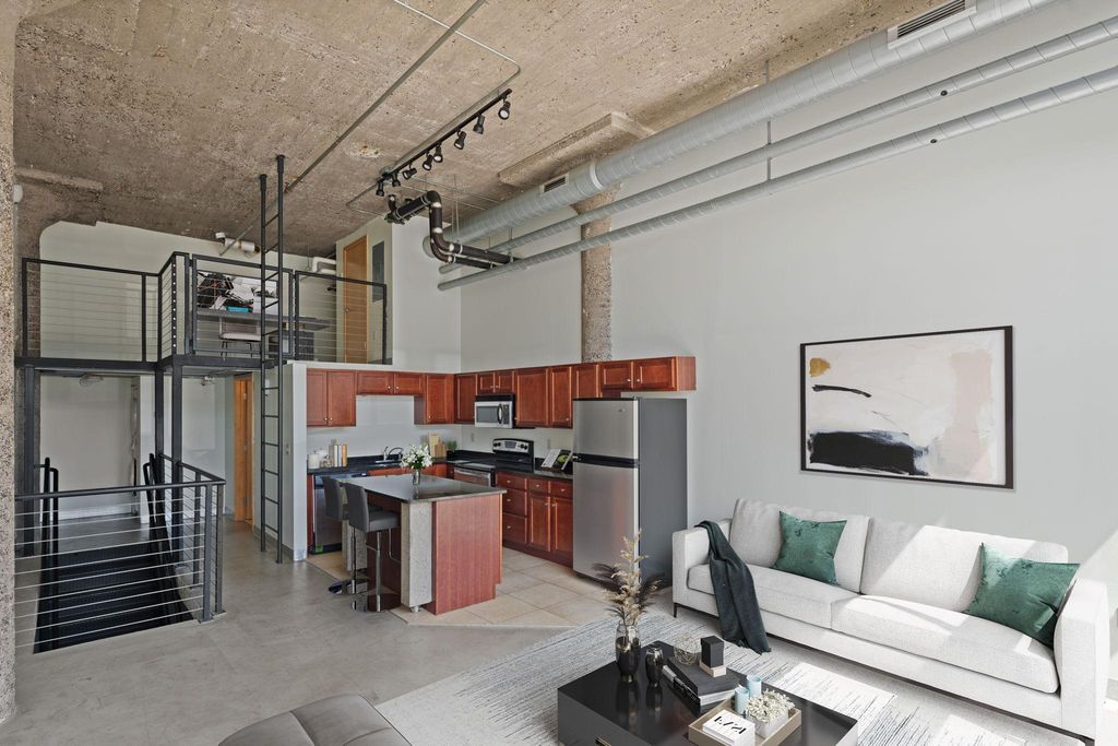 521 S 7th Street 116, Minneapolis, MN 55415