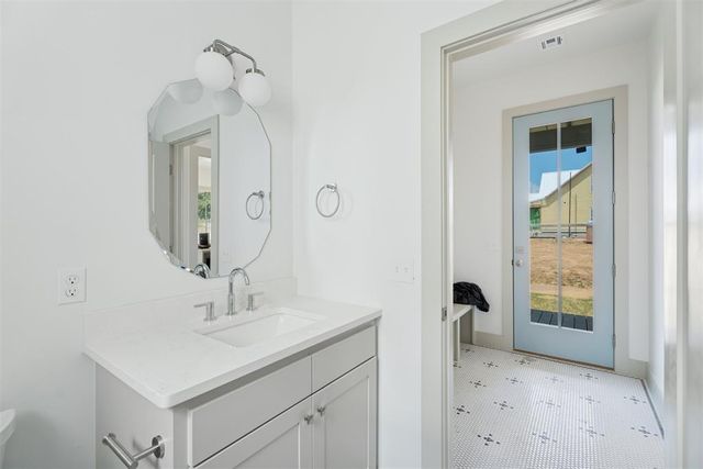 38 Hill Street A, Carlton Landing, OK 74432