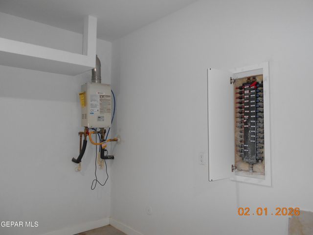 10013 Hueco Junction Road, Socorro, TX 79927