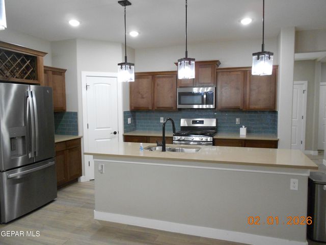 10013 Hueco Junction Road, Socorro, TX 79927