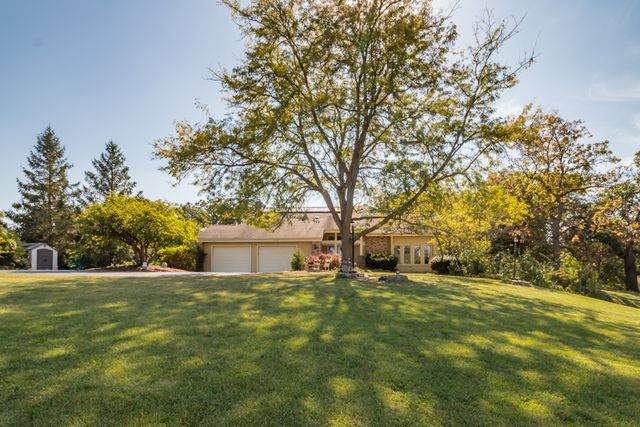 6320 Rowland Road, Huntley, IL 60142