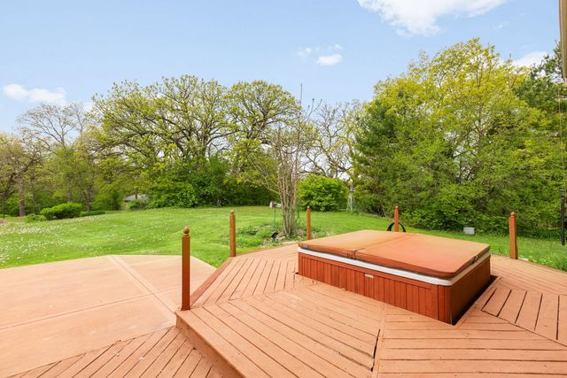 6320 Rowland Road, Huntley, IL 60142