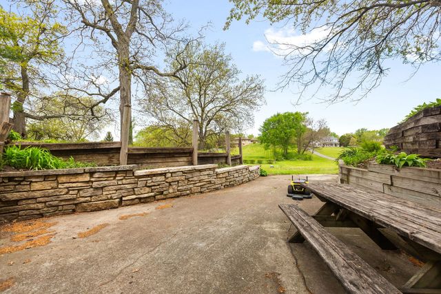 6320 Rowland Road, Huntley, IL 60142