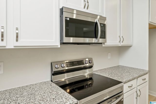 1017 GRAND RIVER BOULEVARD W, Leeds, AL 35094