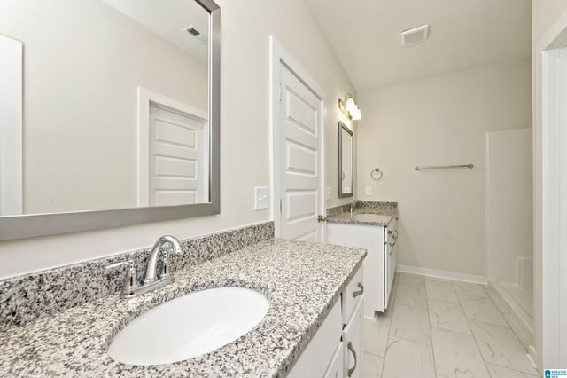 1017 GRAND RIVER BOULEVARD W, Leeds, AL 35094