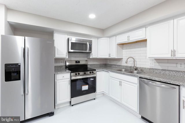 5814 ROCK FOREST CT, Centreville, VA 20121