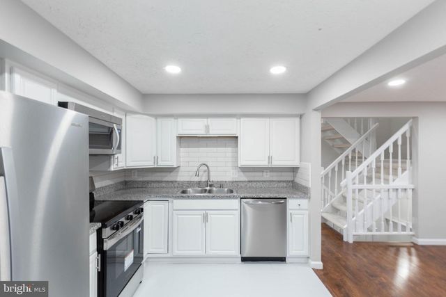 5814 ROCK FOREST CT, Centreville, VA 20121